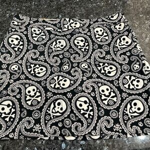 Womens Loudmouth skull and crossbones skort size 12
